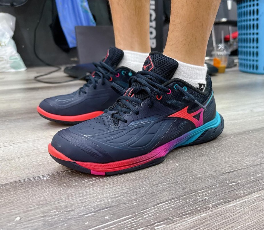 Tìm Hiểu Công Nghệ Giày Cầu Lông Mizuno