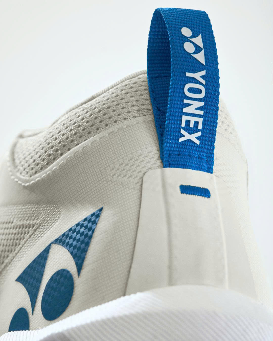 Giày cầu lông Yonex Graphite Throttle Natural