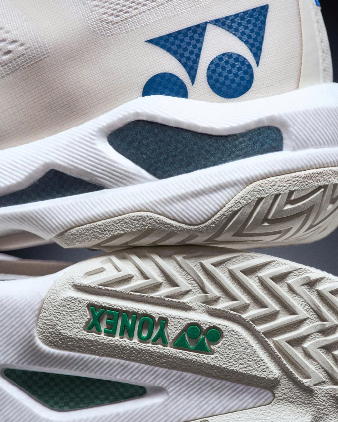 Giày cầu lông Yonex Graphite Throttle Natural