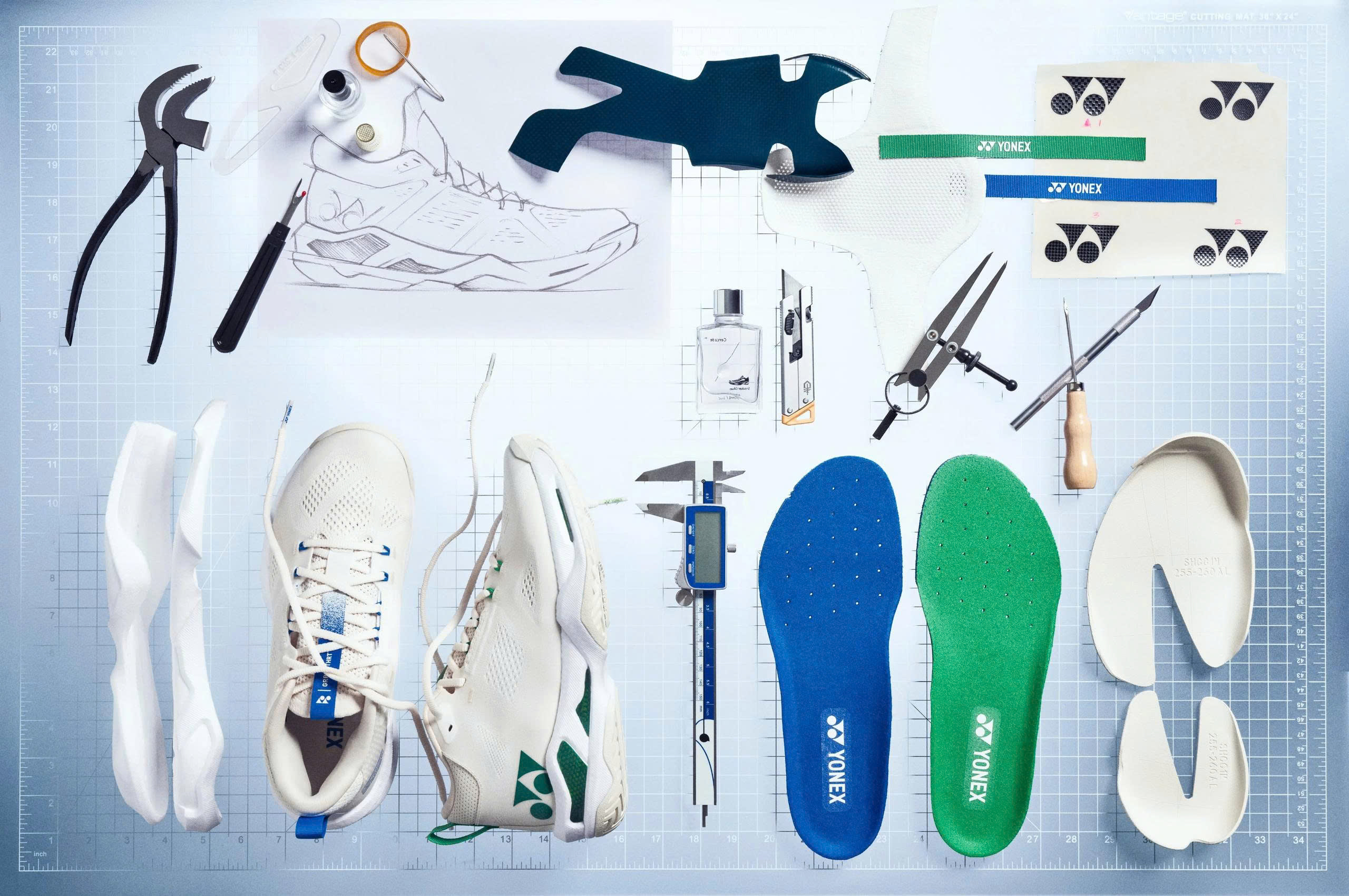 Giày cầu lông Yonex Graphite Throttle Natural