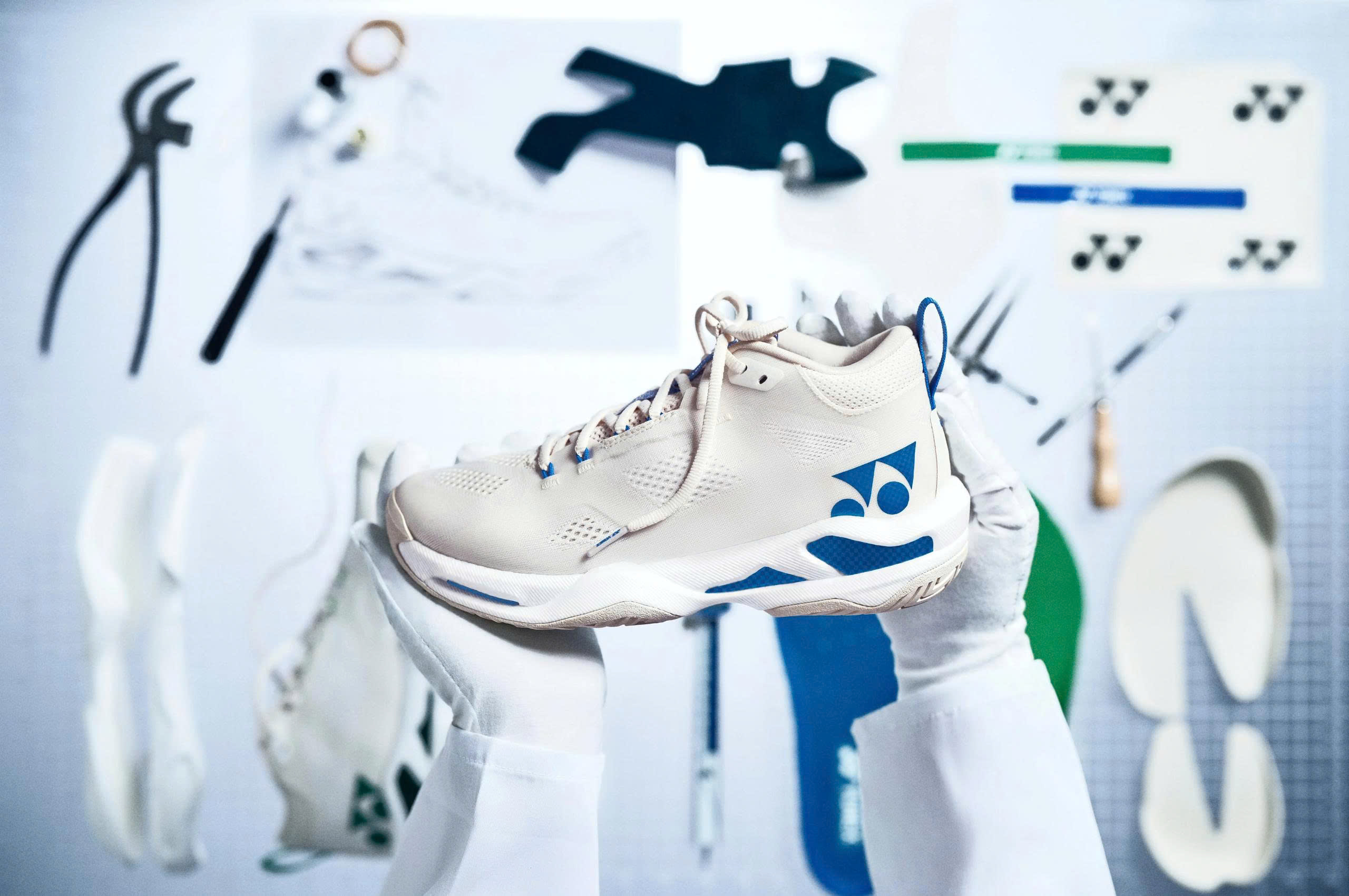 Giày cầu lông Yonex Graphite Throttle Natural